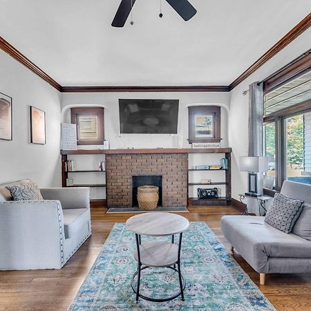 Beautifully Remodeled Duplex Apt In West Blvd Cleveland Bagian luar foto