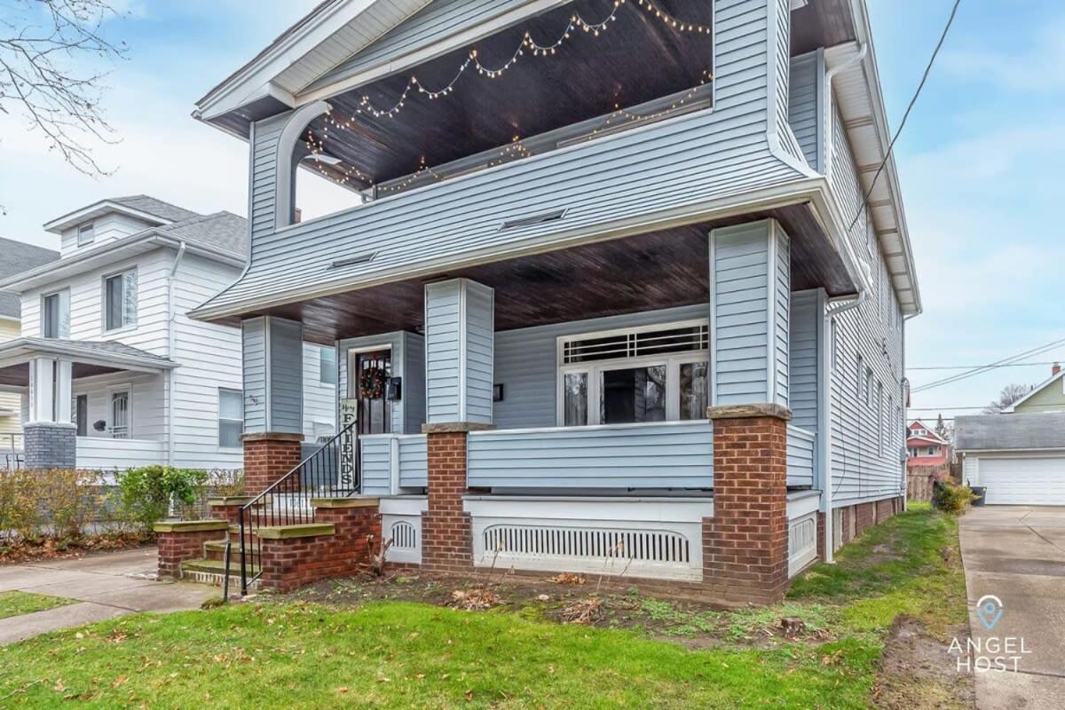 Beautifully Remodeled Duplex Apt In West Blvd Cleveland Bagian luar foto