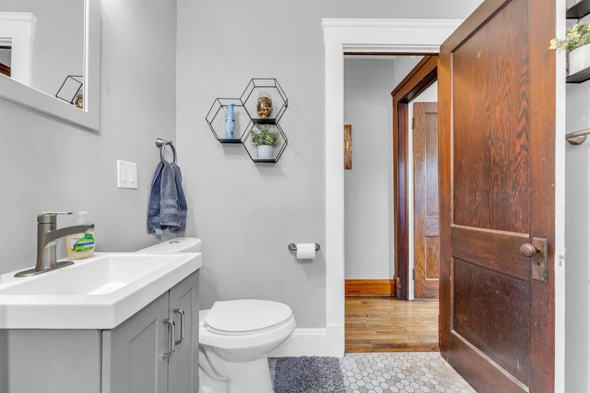 Beautifully Remodeled Duplex Apt In West Blvd Cleveland Bagian luar foto
