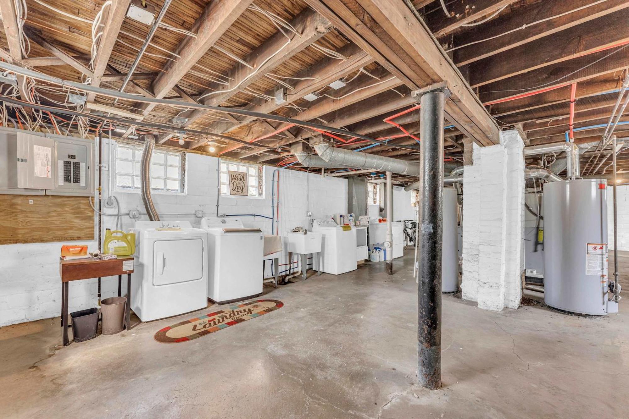 Beautifully Remodeled Duplex Apt In West Blvd Cleveland Bagian luar foto