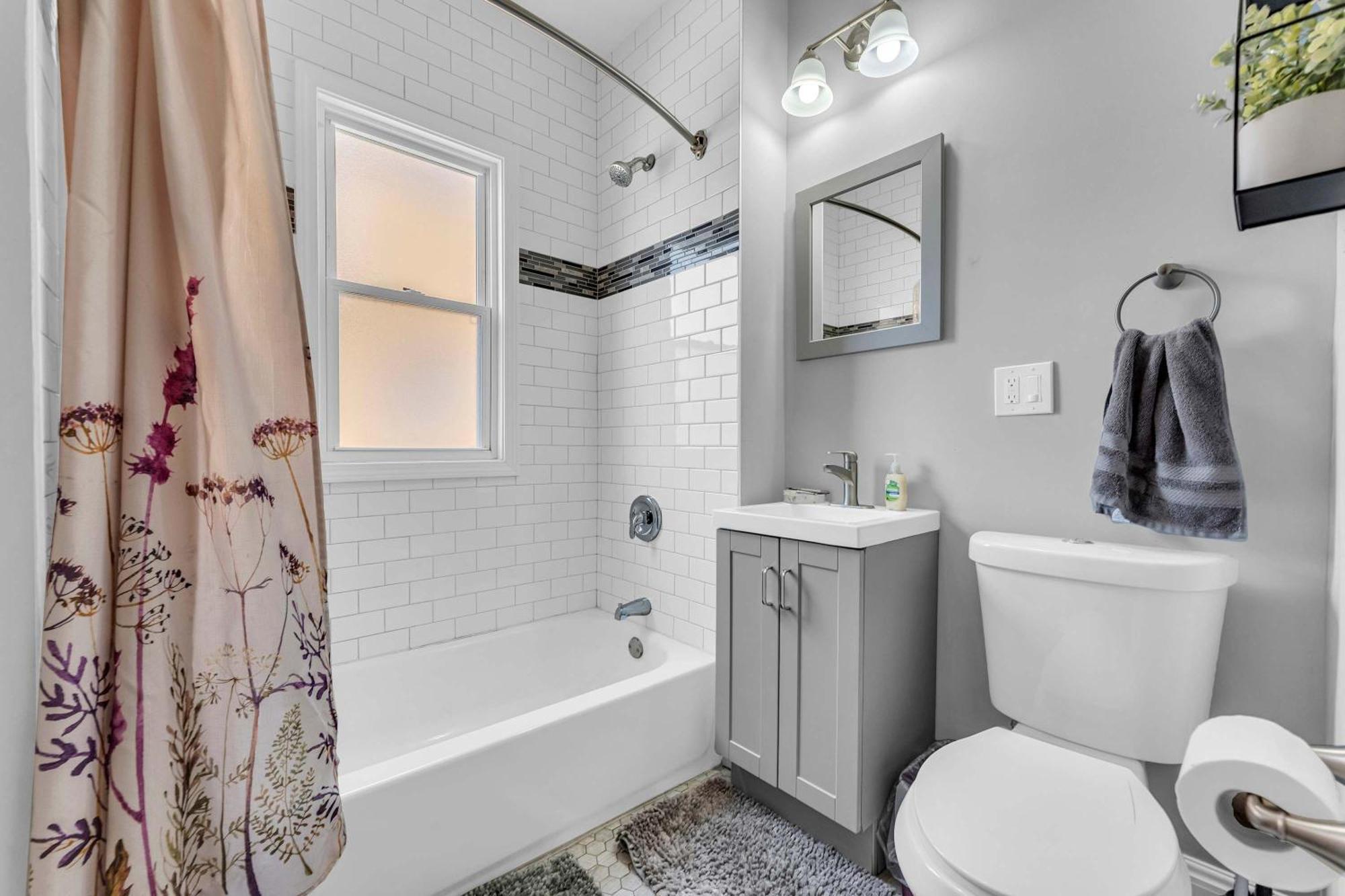 Beautifully Remodeled Duplex Apt In West Blvd Cleveland Bagian luar foto