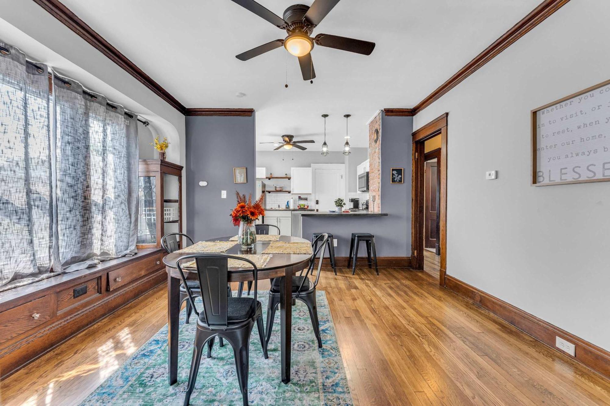 Beautifully Remodeled Duplex Apt In West Blvd Cleveland Bagian luar foto