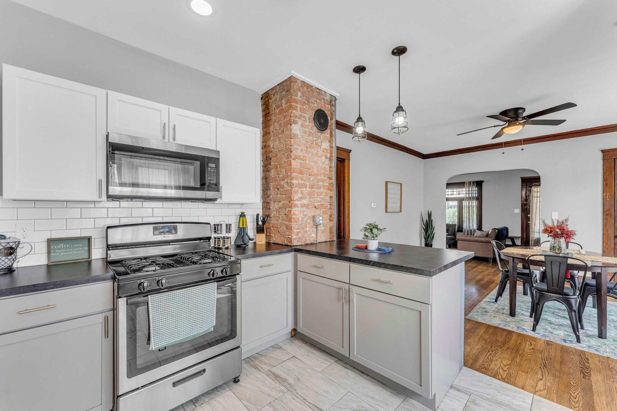 Beautifully Remodeled Duplex Apt In West Blvd Cleveland Bagian luar foto