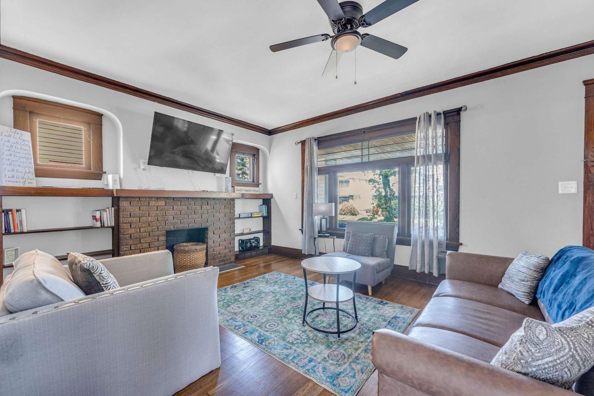 Beautifully Remodeled Duplex Apt In West Blvd Cleveland Bagian luar foto